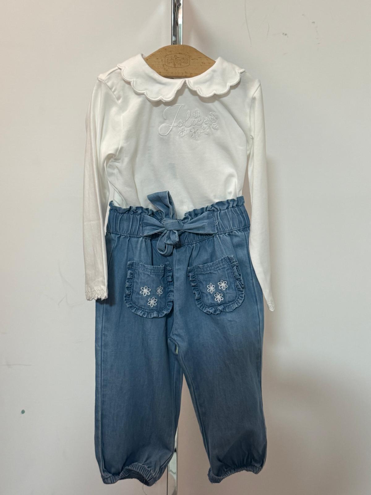 T-shirt e jeans